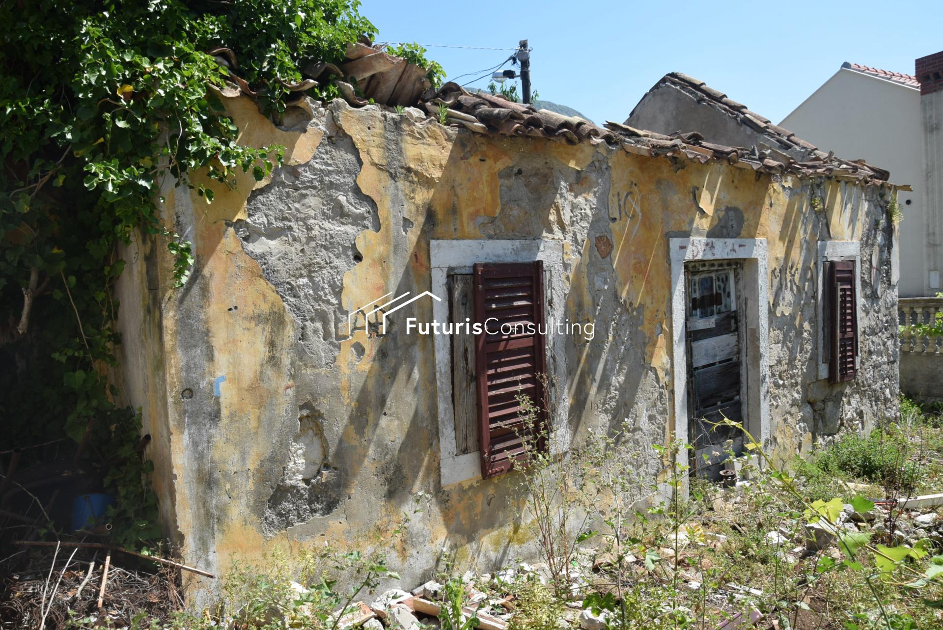 House for renovation in Stara Mokošica 